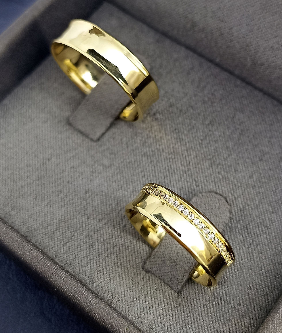 Miniatura: Par de alianças concava chanfrada em Ouro 18k