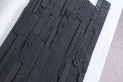 rok-mar-kamień wewnętrzny-skałą watykańska-grafitowa czerń-03135