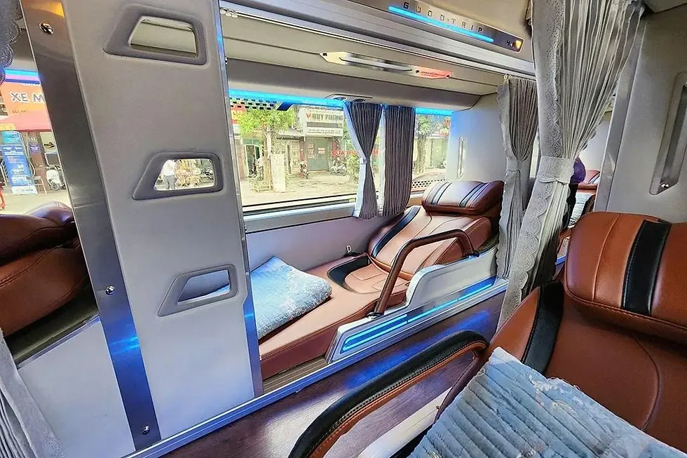Cabin-34-seat.webp
