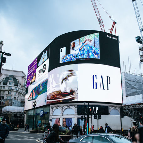 MARKETING EXPERT REVEALS 4 TOP SECRETS TO INCREASE VISIBILITY TO THE RIGHT CUSTOMERS.