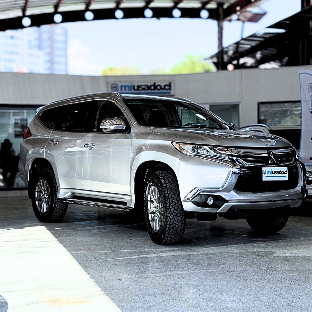 Mitsubishi Montero Sport — foto 1 de 15