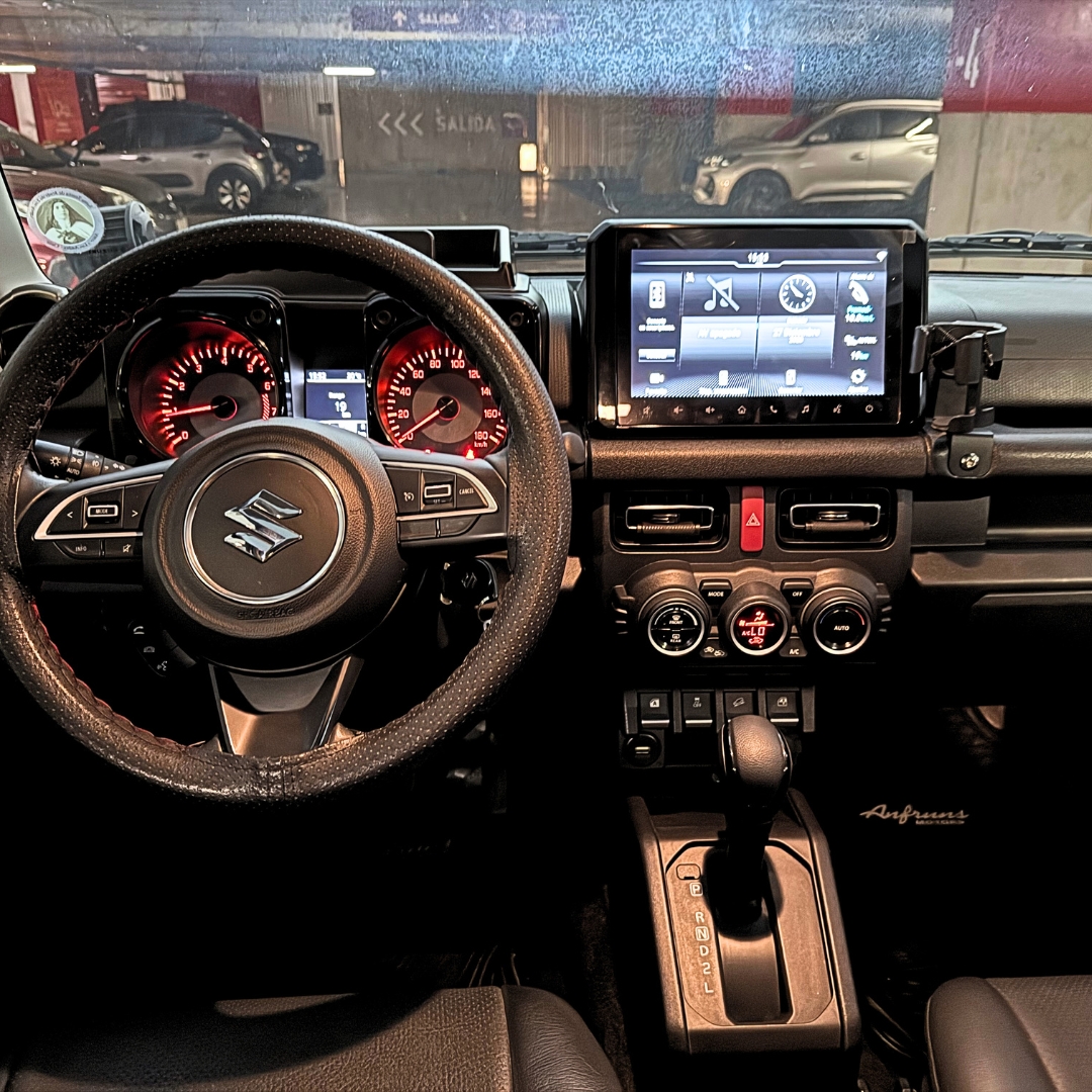 Suzuki Jimny 5 Puertas — foto 15 de 15