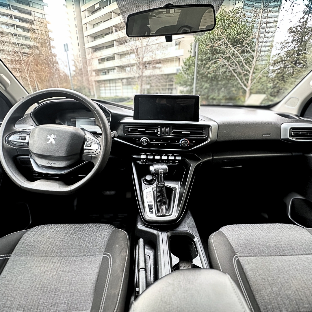 Peugeot Landtrek — foto 15 de 15