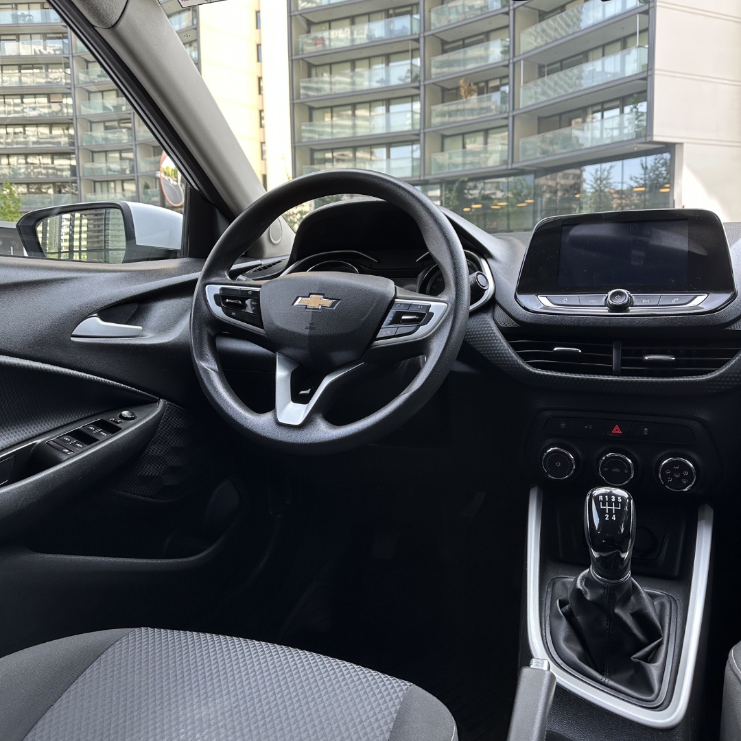 Chevrolet Onix Sedan — foto 15 de 15