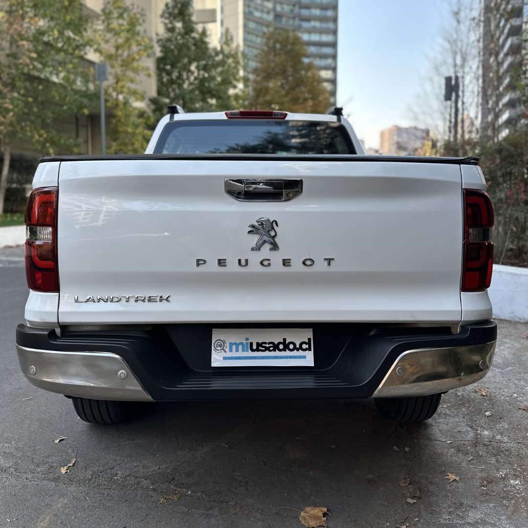 Peugeot Landtrek — foto 15 de 15