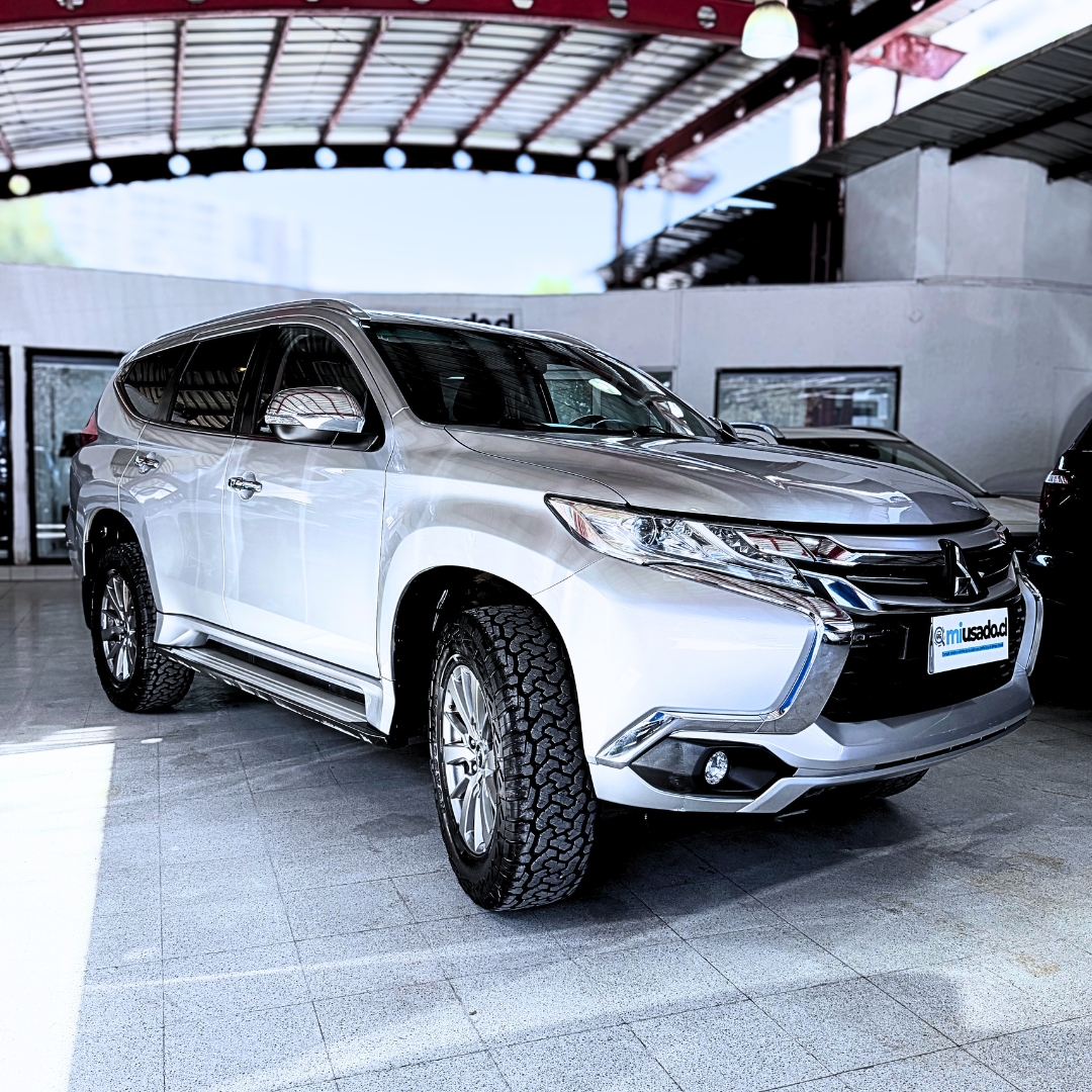 Mitsubishi Montero Sport — foto 11 de 15