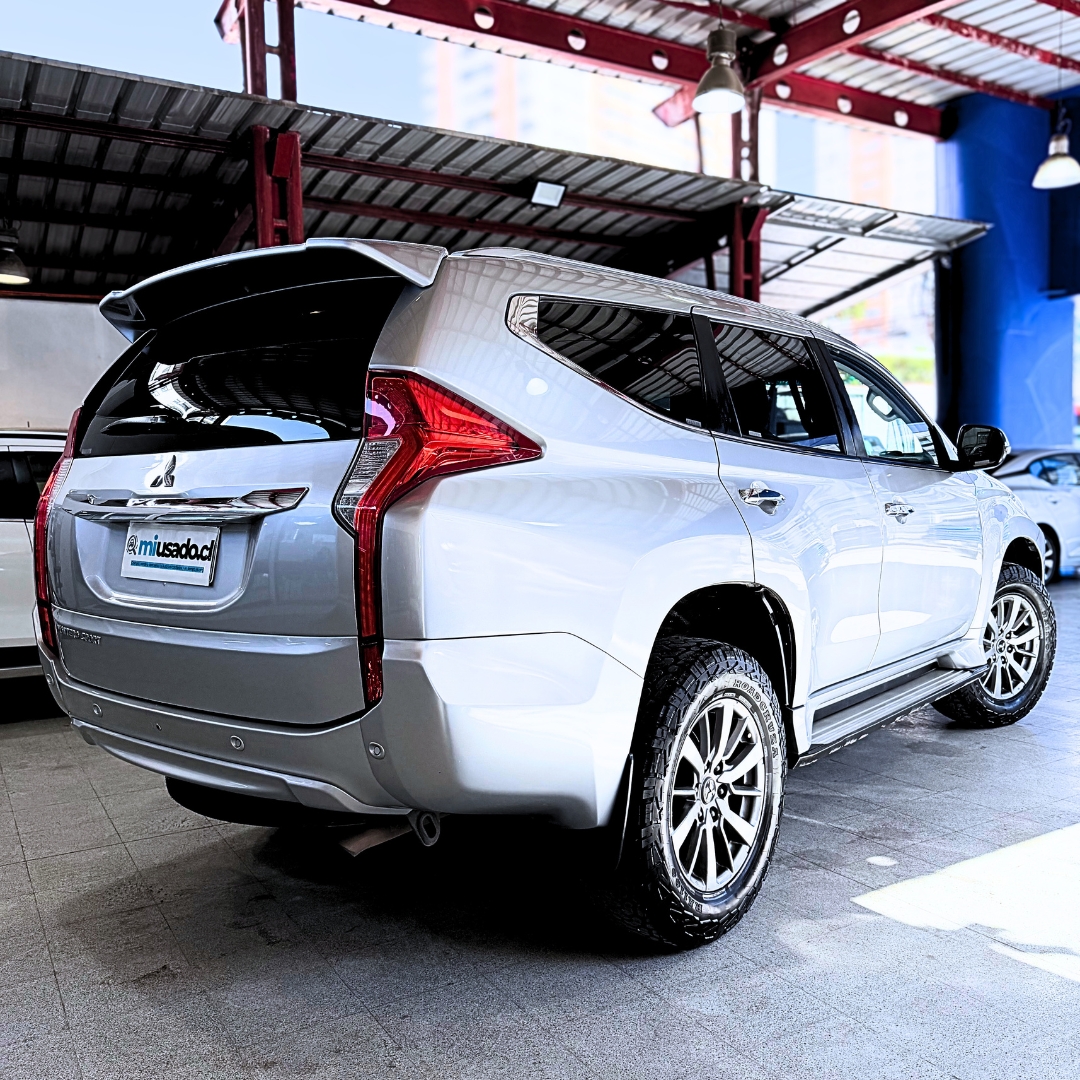 Mitsubishi Montero Sport — foto 4 de 15