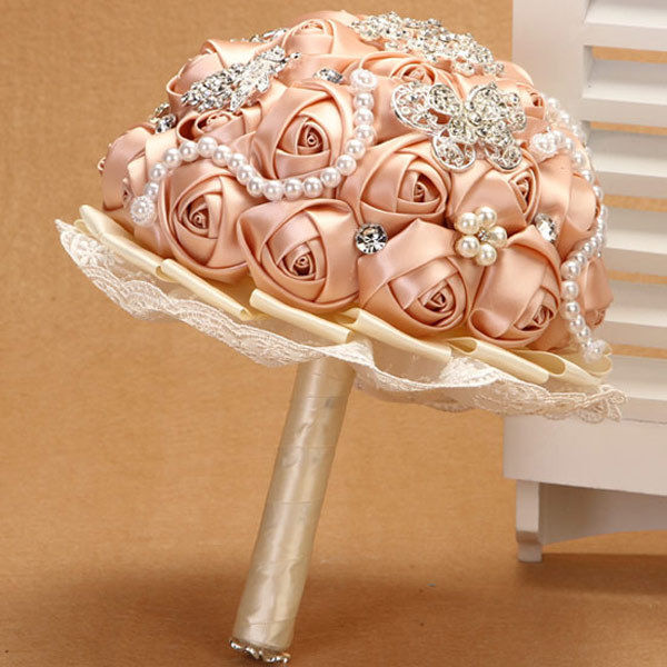 Bouquet de rosas em cetim
