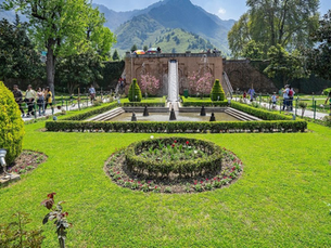 Kashmir: Unveiling a Tapestry of Beauty and Tranquillity