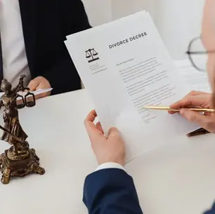 10 Reasons Why Using a Lawyer App Saves Time and Money