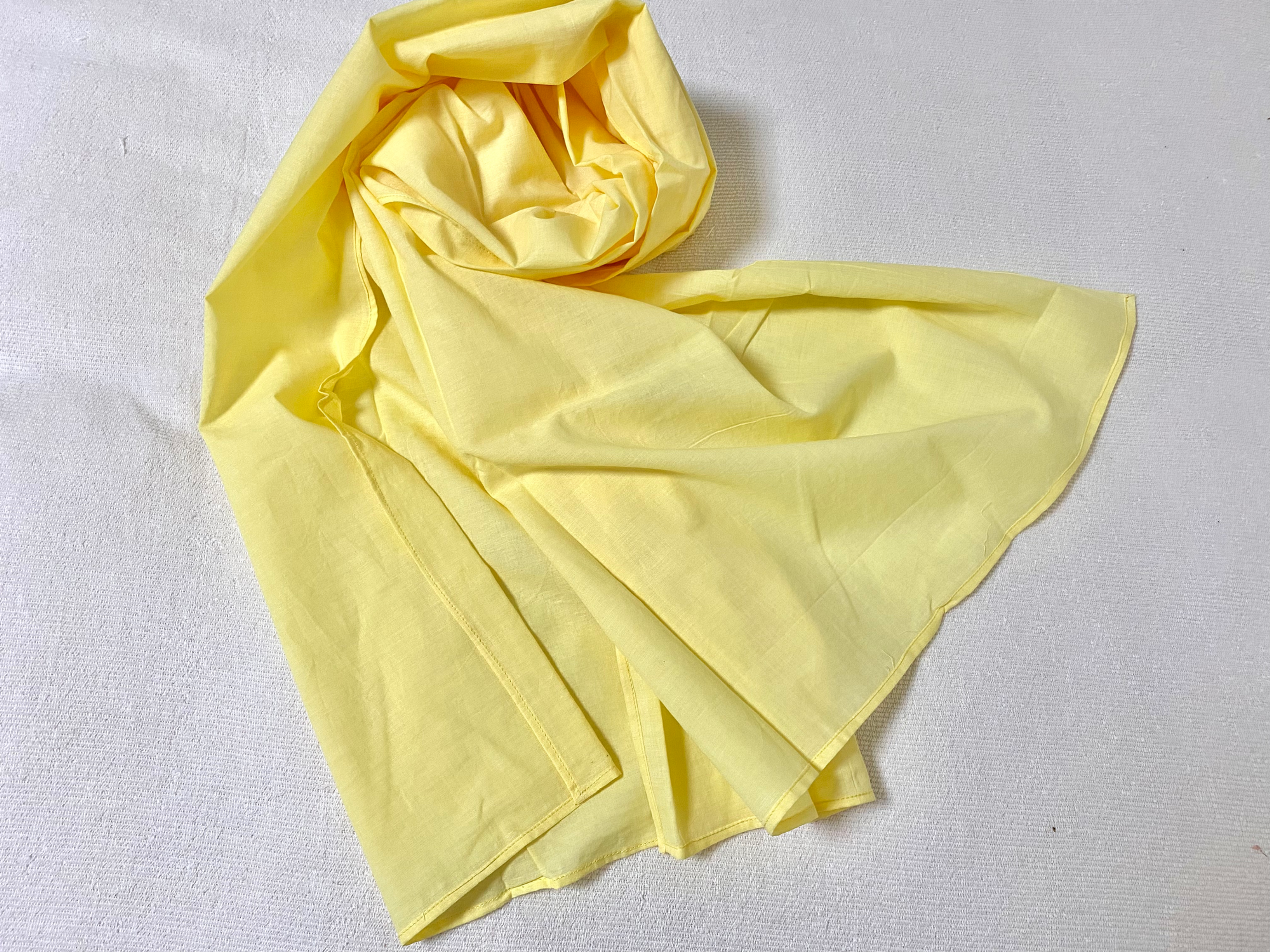 野菜染めのショール（ライトイエロー）