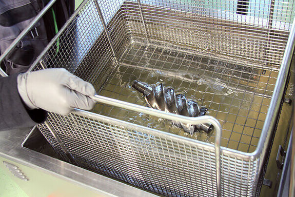 FOR-CLEAN-F_Ultraschallbad-Maschinenteil-reinigen_600x600.jpeg