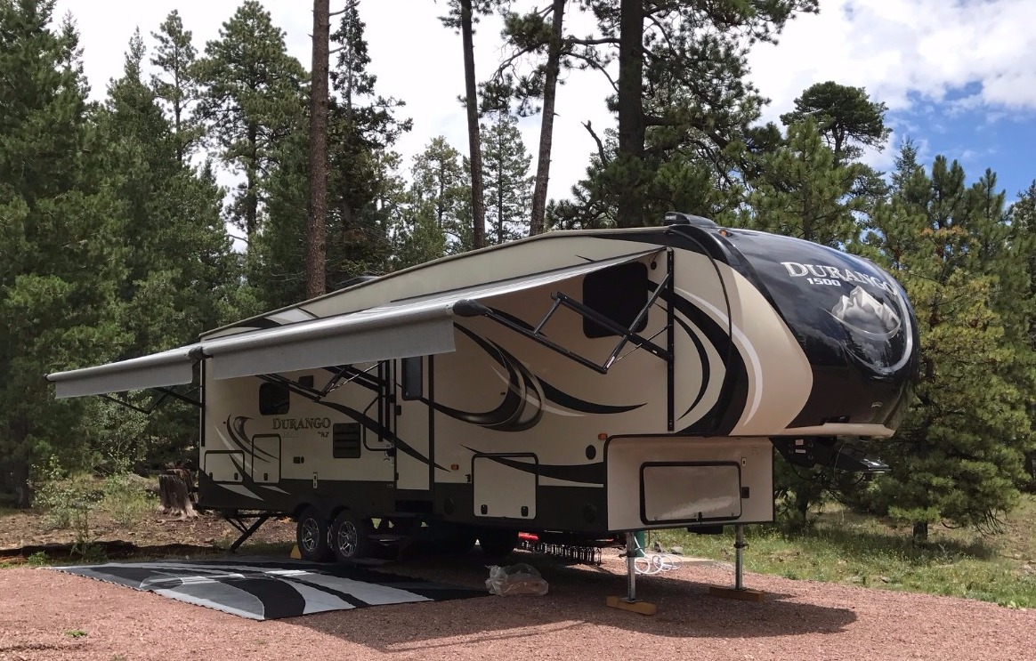 Rv trailer rentals show low white mountains