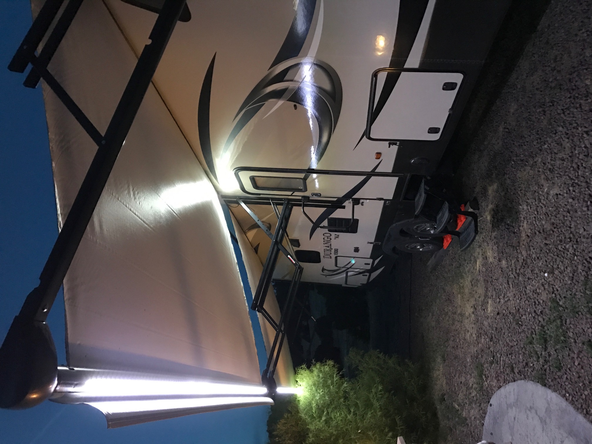 Rv trailer rentals show low white mountains