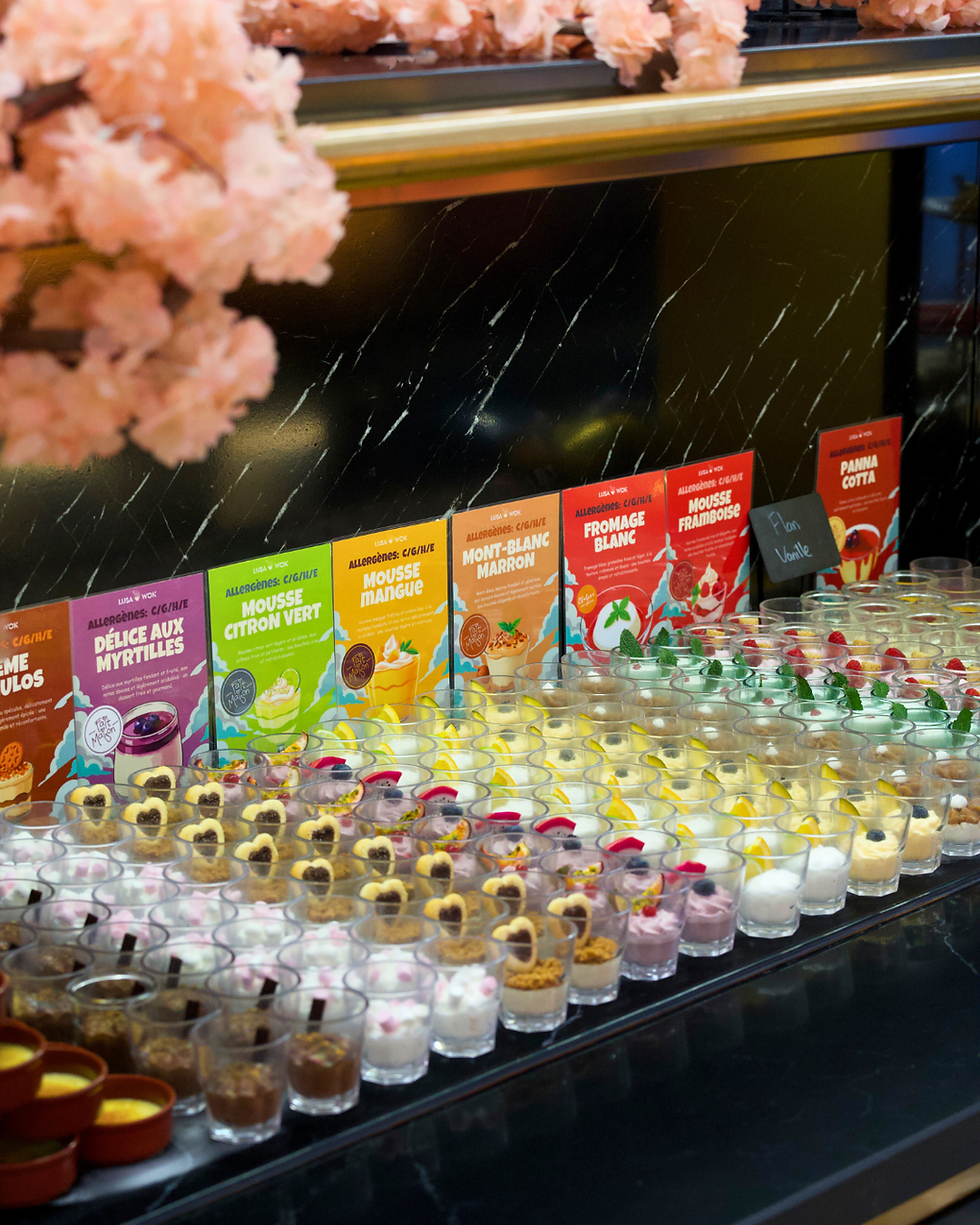 À la recherche d’un restaurant buffet à Saint-Étienne avec des desserts faits maison ? Chez Lusa Wok, dégustez nos tiramisus artisanaux et nos verrines préparées sur place chaque jour. Une touche gourmande pour terminer votre repas en beauté.