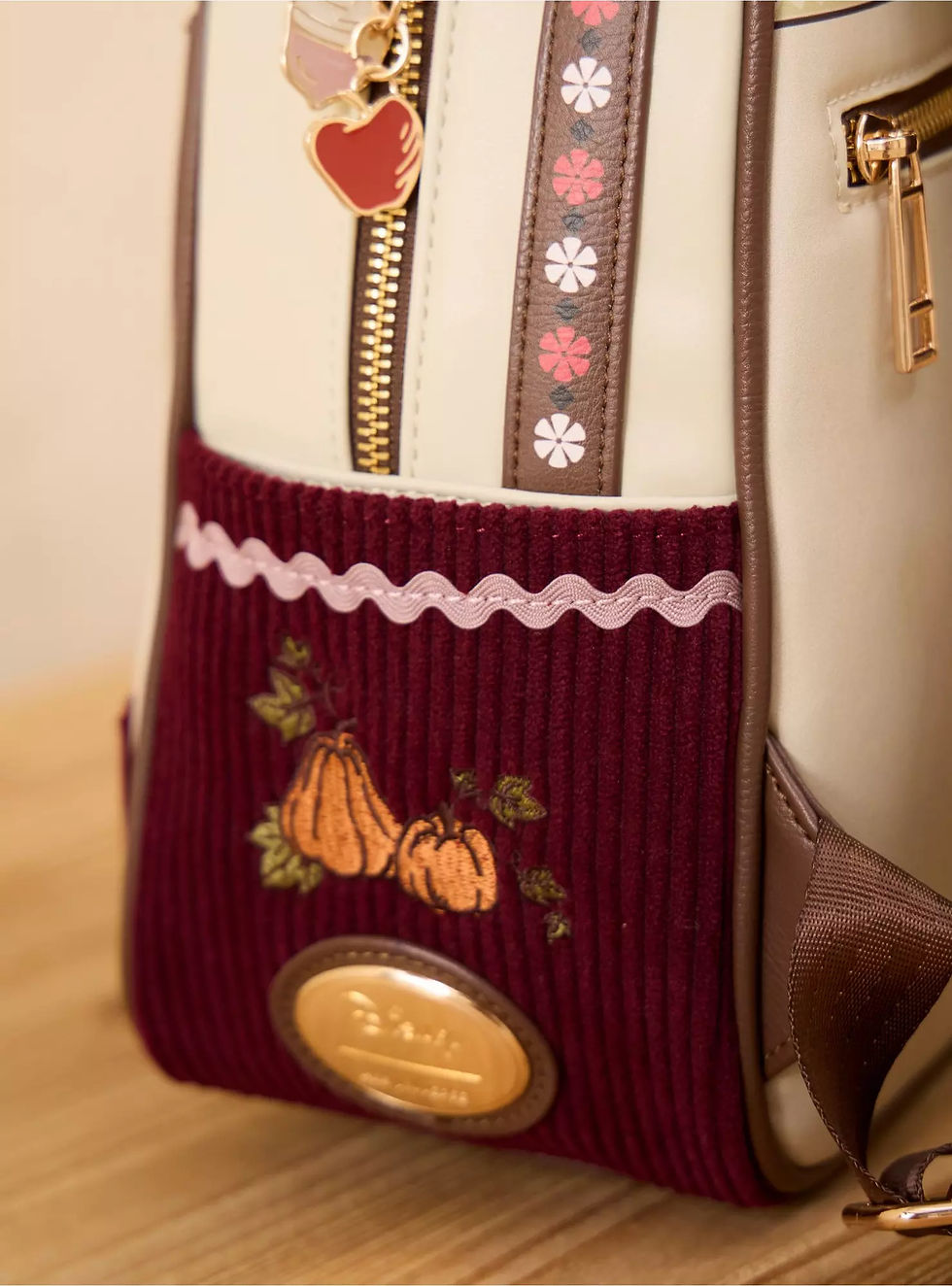 Miniature : Winnie the Pooh Autumn Harvest Patchwork Corduroy Mini Backpack - Exclu USA