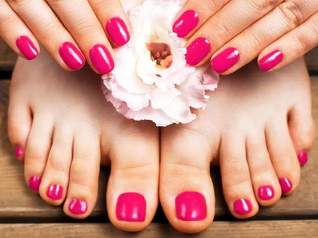 What's the Difference Between a Manicure and a Pedicure?