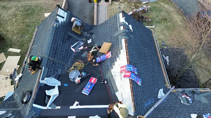 What Signs of Roof Aging Should Homeowners Watch for in Cedar Grove, NJ?