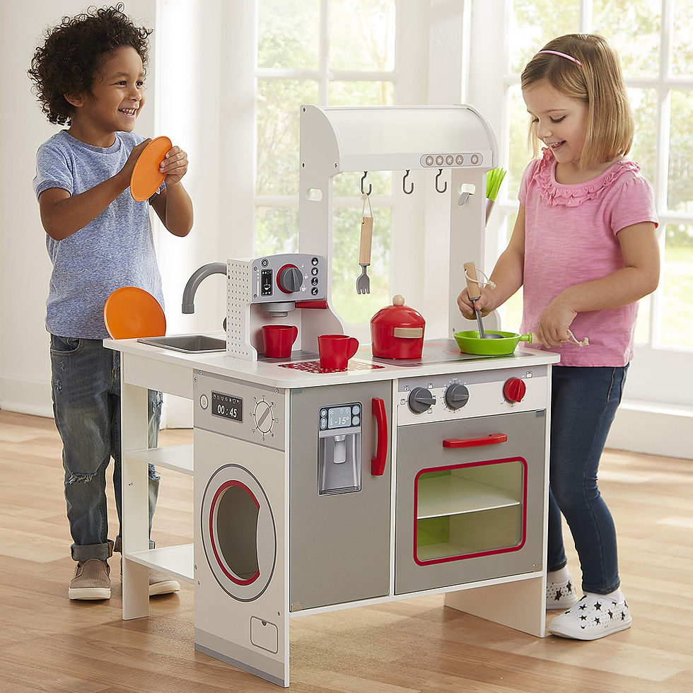 Niños jugando en cocinita doble con fregador real