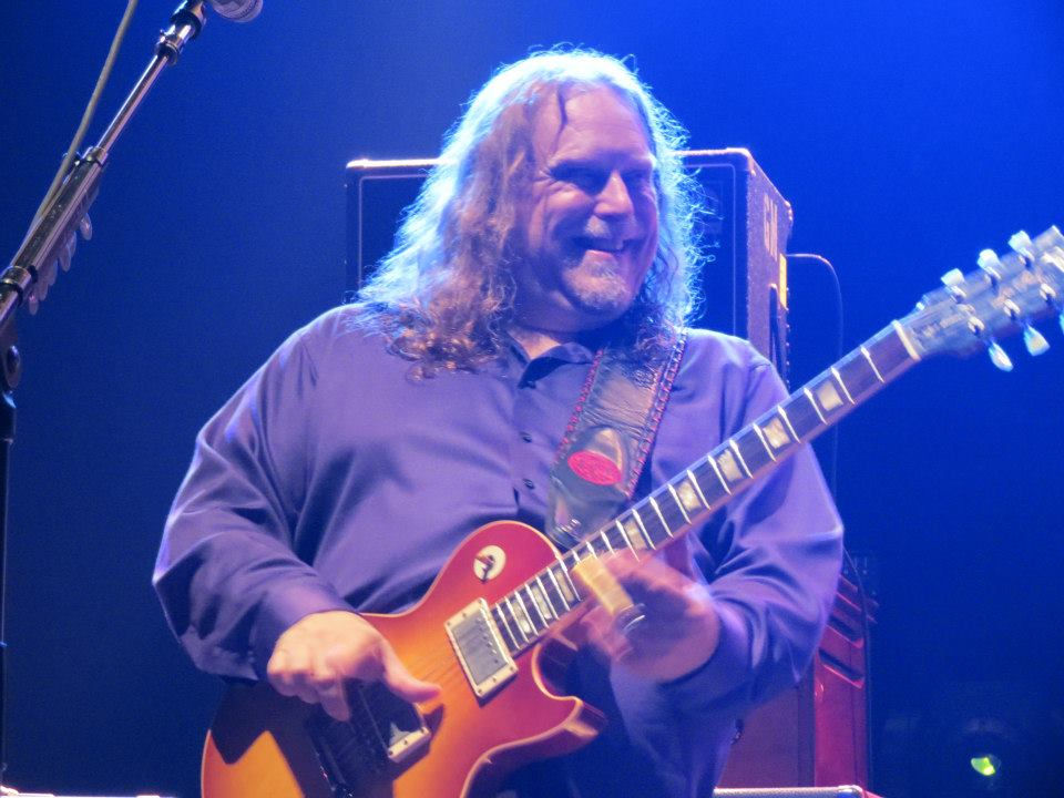 Thumbnail: Warren Haynes' Played Guitar String Leather Bracelet to Aid Jamaica