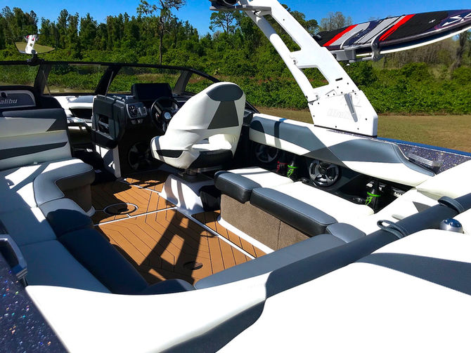 How to Clean White Boat Interior... And Exterior