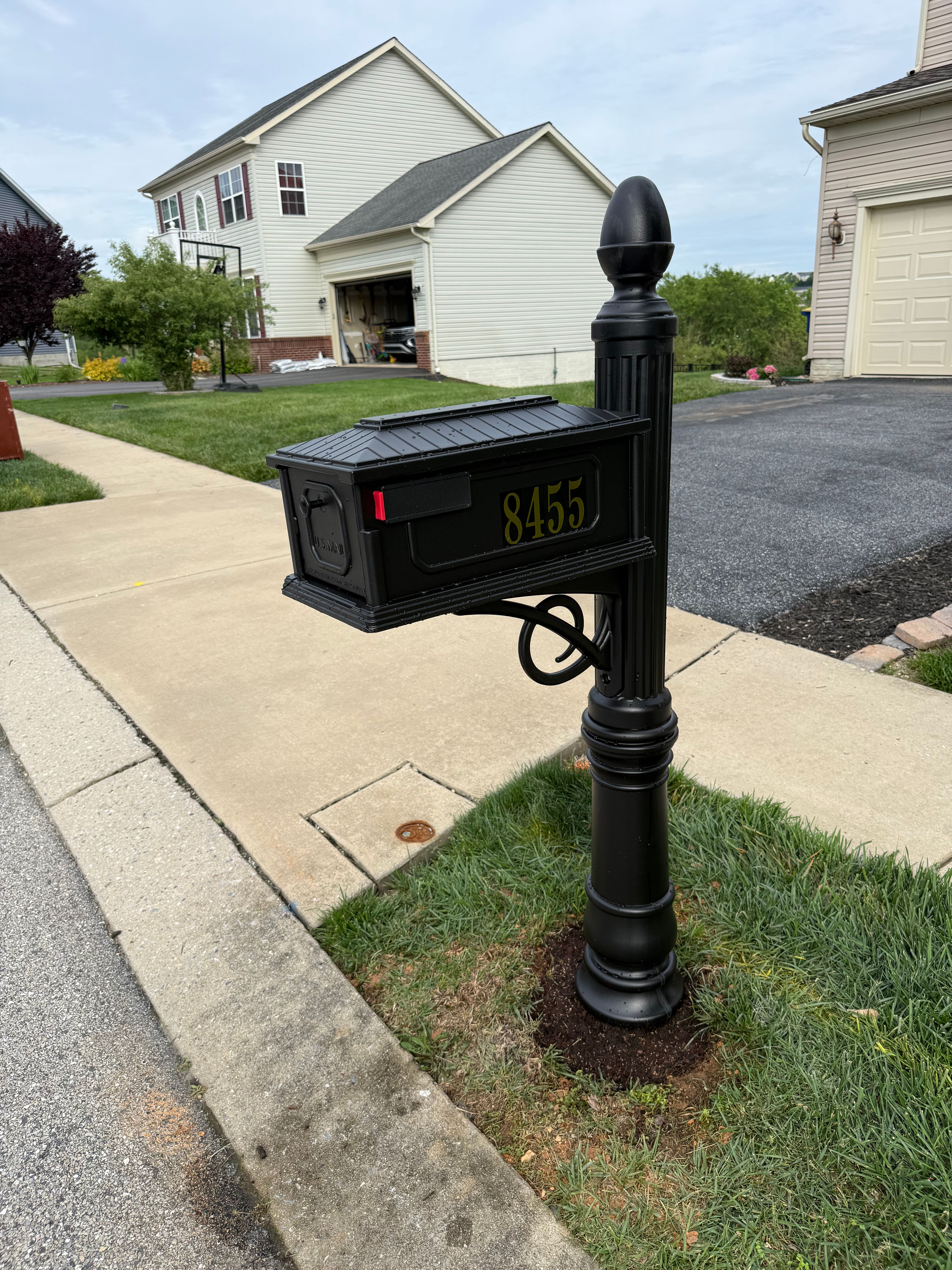 (#29) Medium-Sized Black Plastic Mailbox and Post