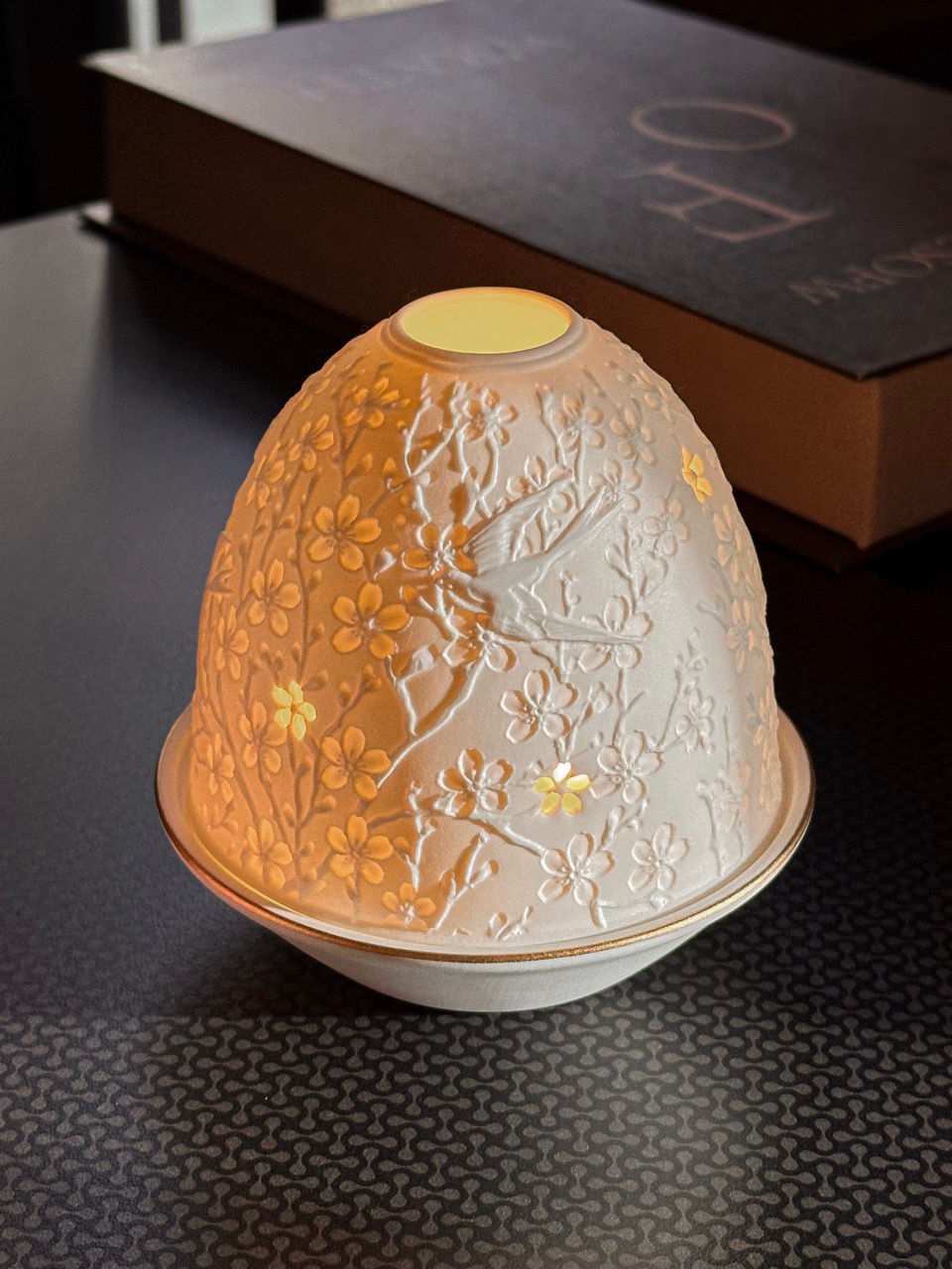 Thumbnail: Swallows Candle Holder | Oval shaped