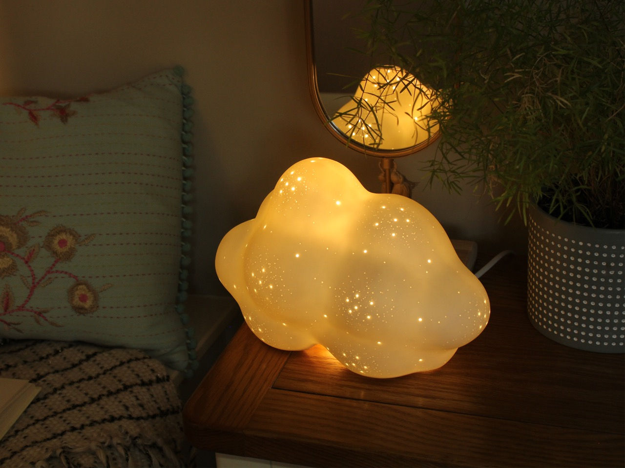 Cloud 9 Porcelain Table Lamp