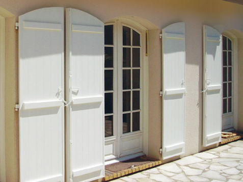 Volets battants by Miroiterie Calabro