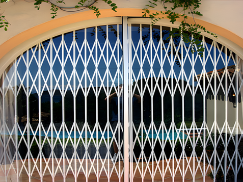 Grille repliable by Miroiterie Calabro
