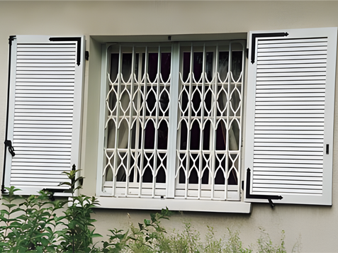 Grille repliable by Miroiterie Calabro