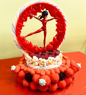 Gateaux Bonbons 
'Lady Bug' réalisé par magic Délices