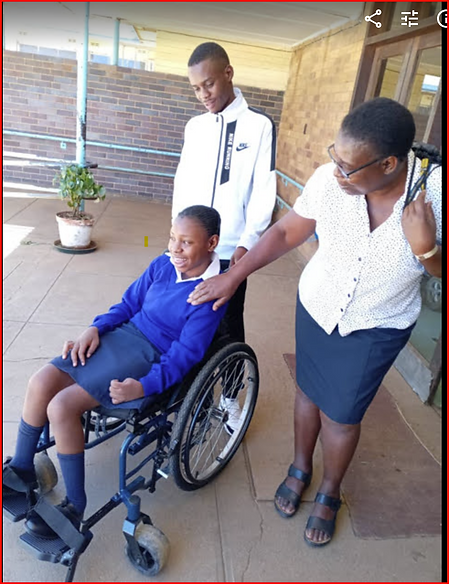 40 Tlisa at high achool.png