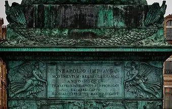 Памятник Наполеону в Париже