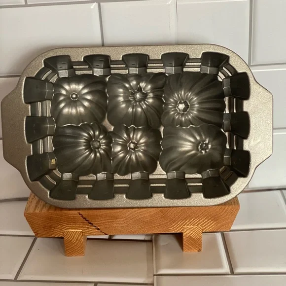 nordic ware pumpkin harvest loaf pan.webp