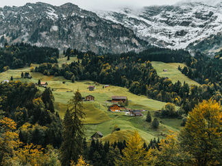 Why Fall Is a Smart Time to Fly to Europe