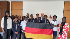Voyage Pédagogique 2024 : les élèves d’allemand (6ème et 5ème) reçu par l'ambassadeur Sönke Siemon