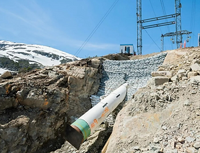 Xrock in trench with bentonite.png