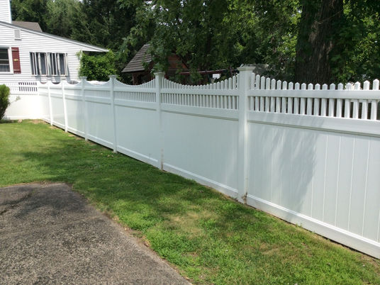 What Fencing Materials Are Available for Contractors in Hunterdon County and Morris County NJ, Areas