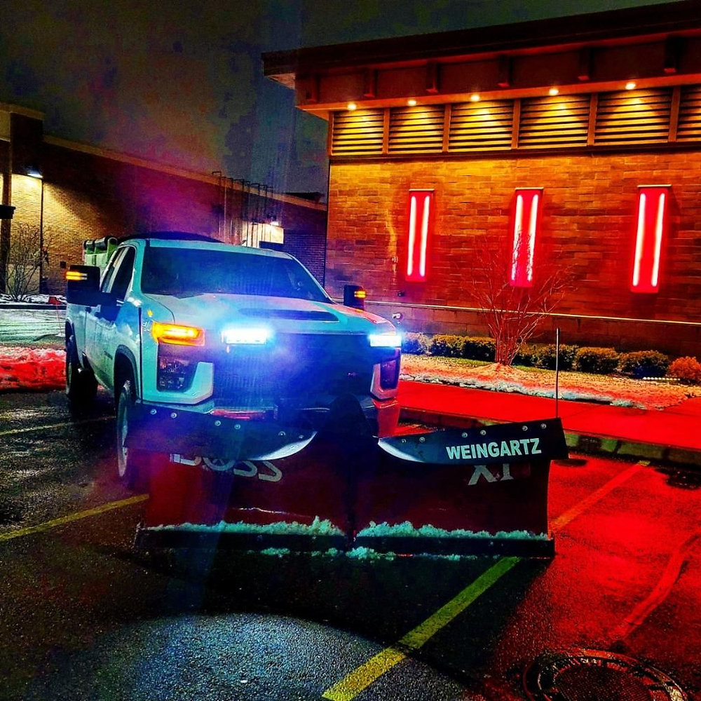 Minimize Closures With Commercial Snow Removal in the Beverly Hills and