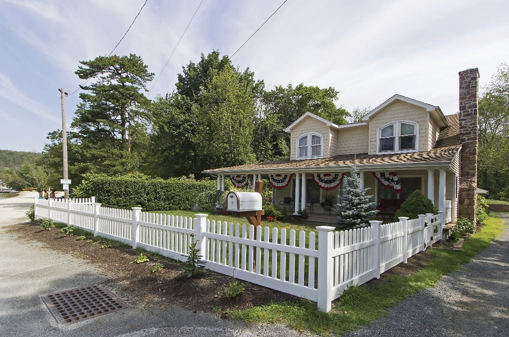 10 Vinyl Fence Options for a Front Yard in Mountain Lakes, NJ