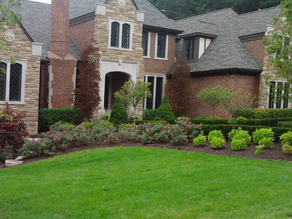 Hire a Lawn Service Near Me to Prep Your Lawn for Winter in the Bloomfield Hills and Novi, MI, Areas