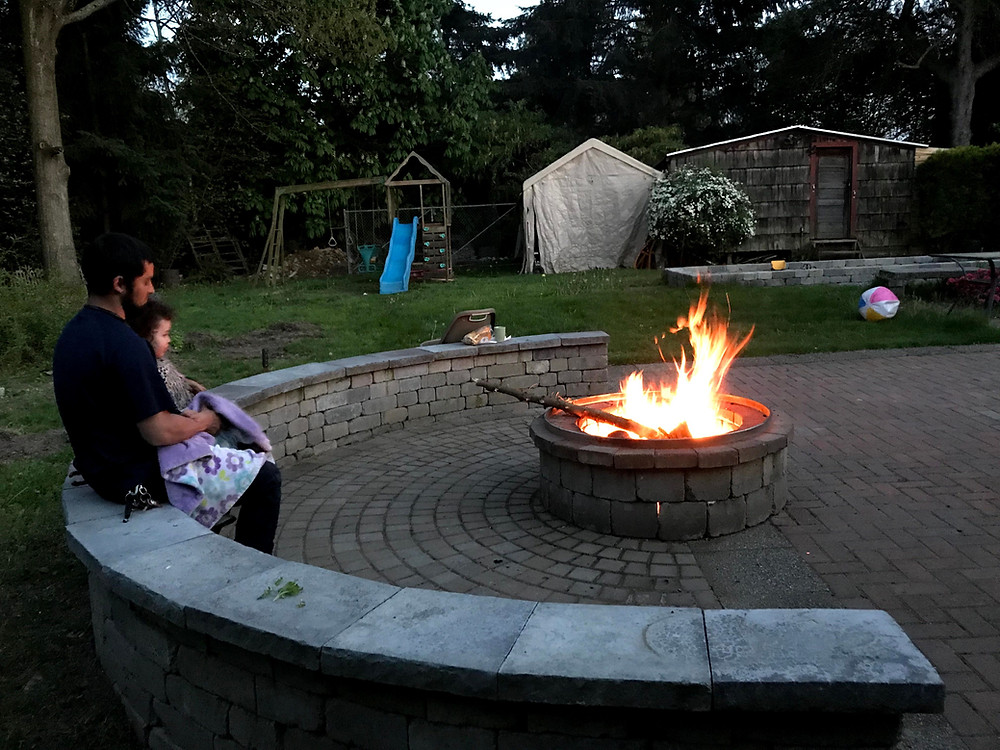 How a Fire Pit and Retaining Wall Can Complement Each Other in Maple Valley and Sammamish, WA