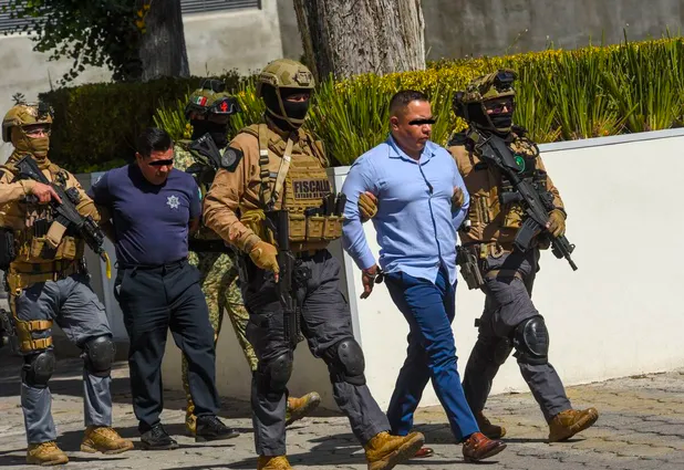 El Operativo Enjambre ha dejado ver las relaciones entre el narco y el gobierno en el estado. Foto: Milenio