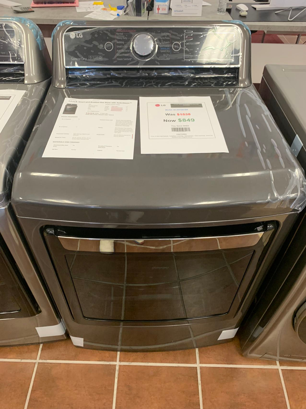 LG 7.3 cu.ft. Smart wi-fi Enabled Gas Dryer with TurboSteam