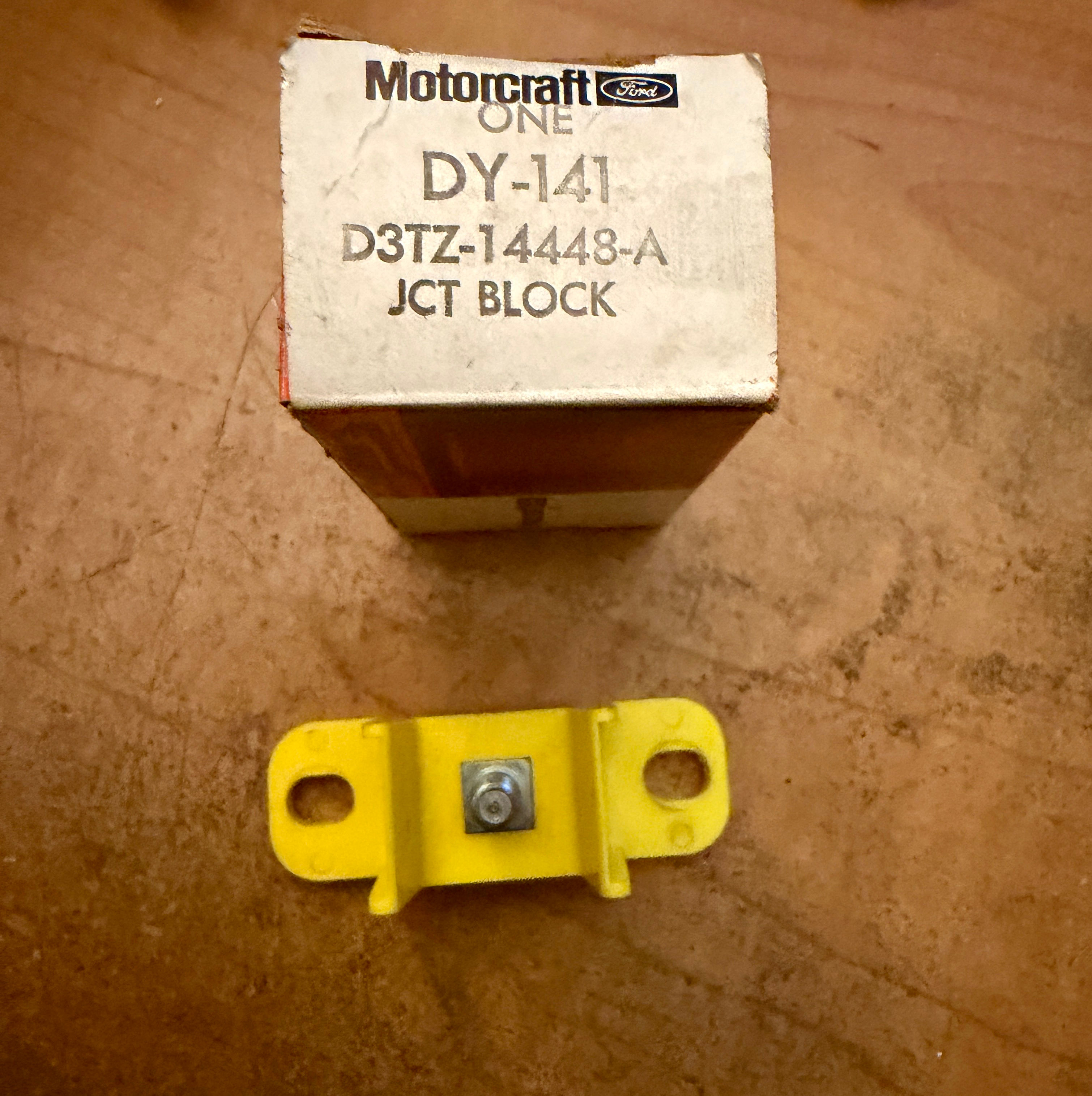 Nos D3TZ-14448-A 1966-1969 Ford,Mustang,Fairlane,Torino,Bronco Junction Block
