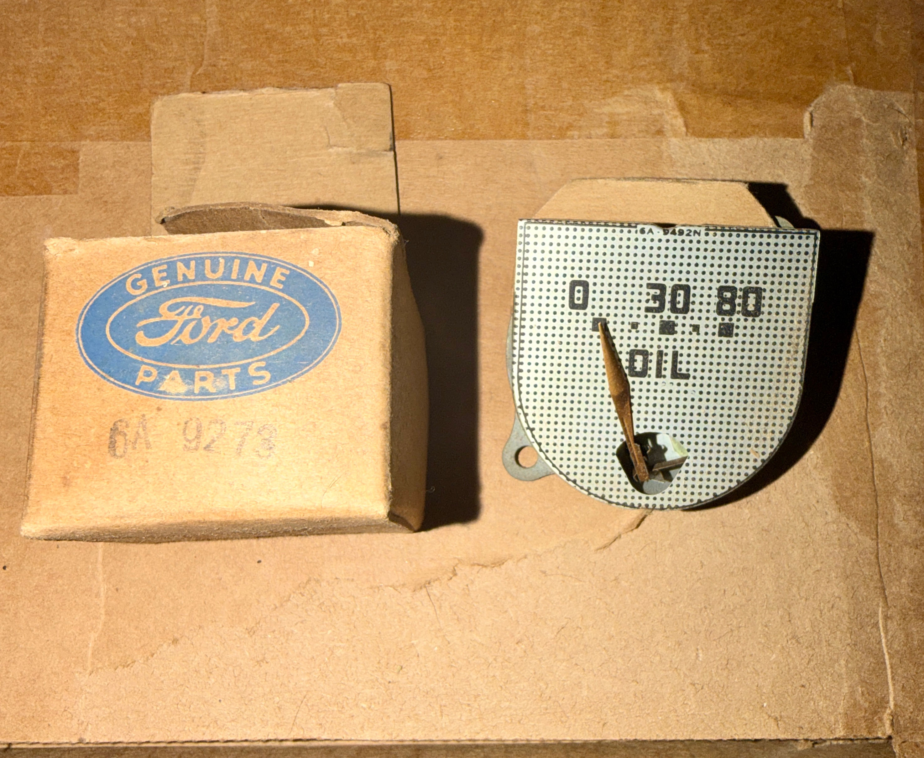 Nos 6A-9273 1947-1948 Ford Oil Pressure Gauge