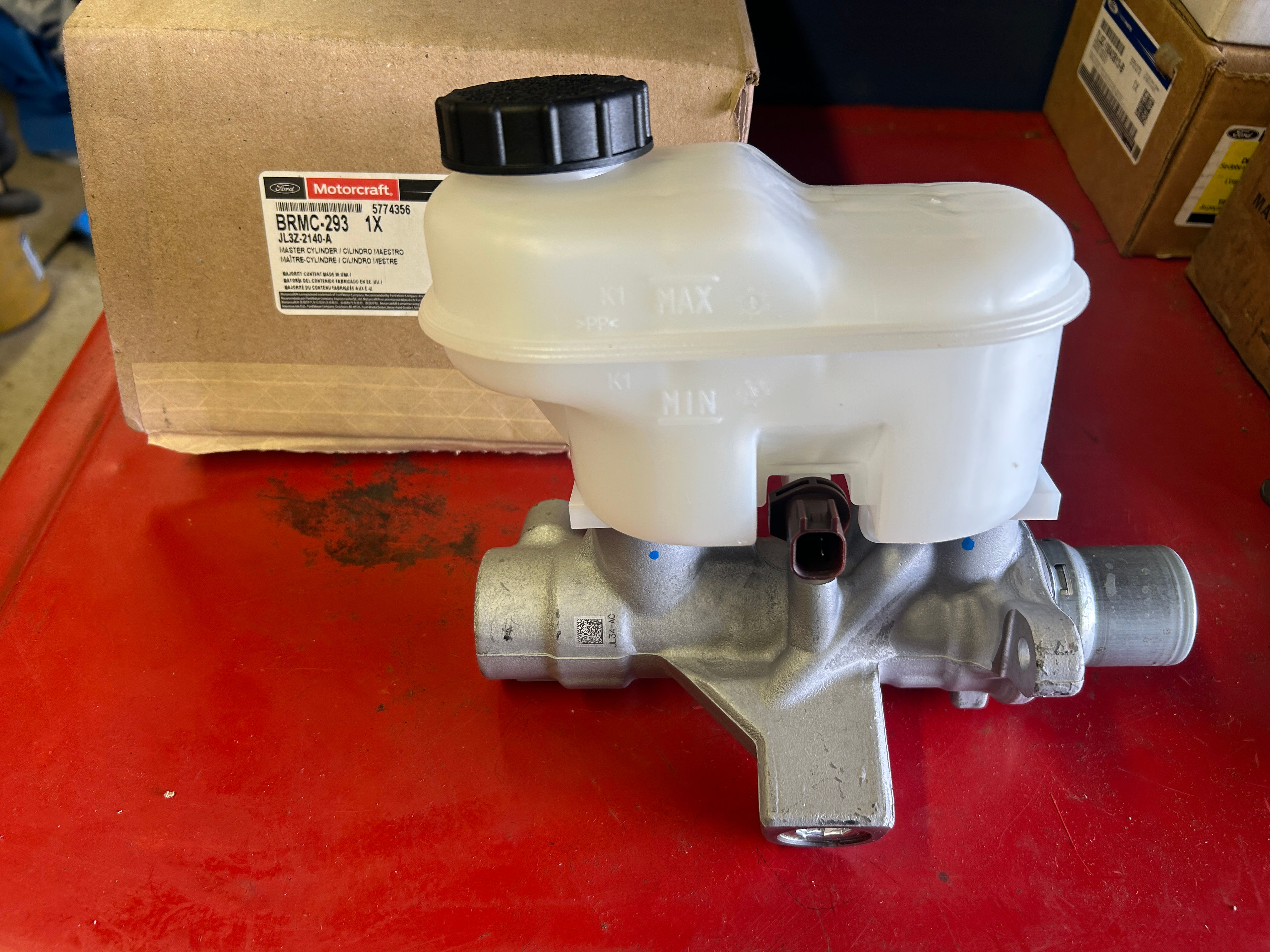 Nos 2015-2021 Ford F150, Expedition, Navigator Brake Master Cylinder JL3Z-2140-A