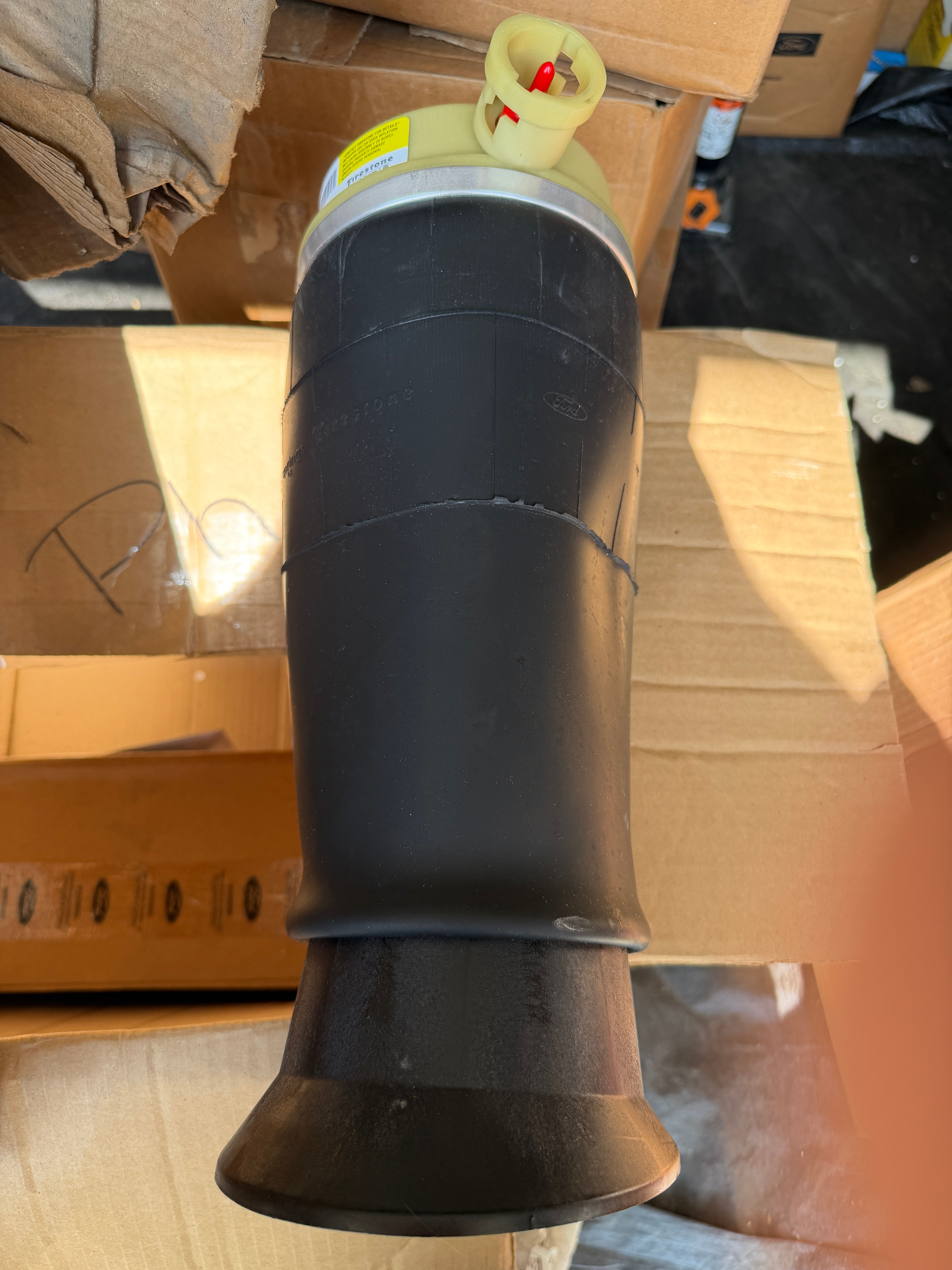 Nos 3U2Z-5580-LA 1997-2002 Navigator,Expedition Rear Air Spring