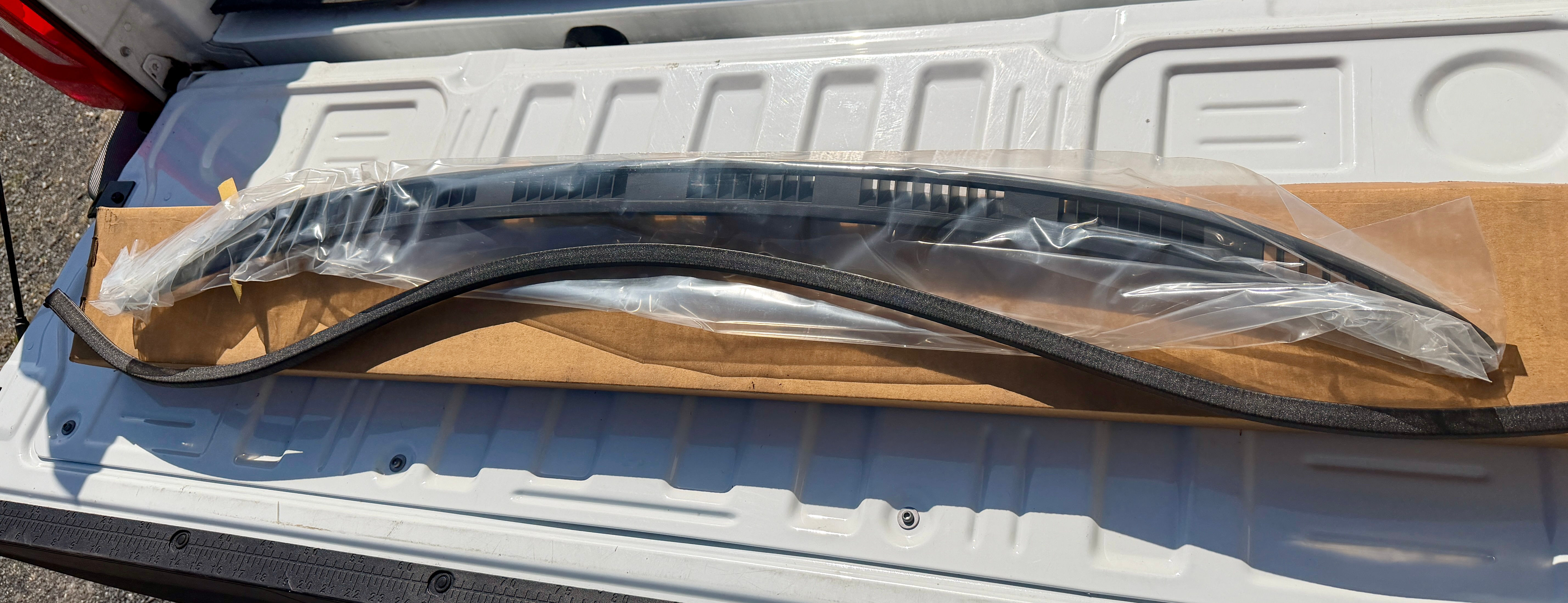 Nos 1S2Z-5404282-AA 1999-2000 Ford Contour/Mystique Dash Vent Panel Pad Repair